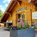 Domaine Les 2 Mondes Hotel Aydat
