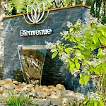 Hotel Domaine Les 2 Mondes Aydat
