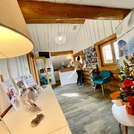 Hotel Domaine Les 2 Mondes 3*