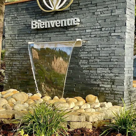 Domaine Les 2 Mondes Hotel