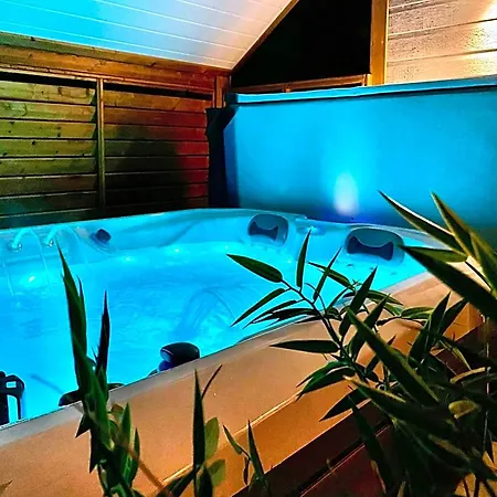 Domaine Les 2 Mondes Hotel