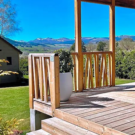 Domaine Les 2 Mondes 3* Aydat