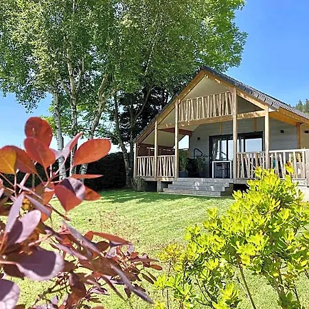 Domaine Les 2 Mondes 3* Aydat