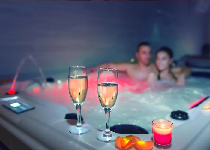 Отель Domaine Les 2 Mondes