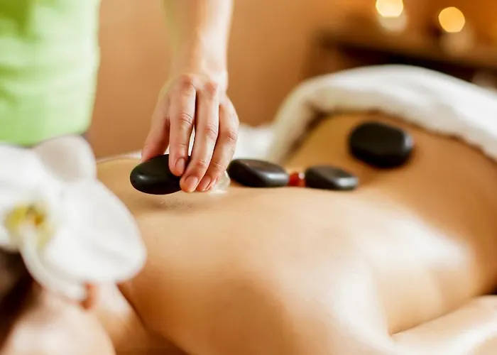 Отель Domaine Les 2 Mondes Айда