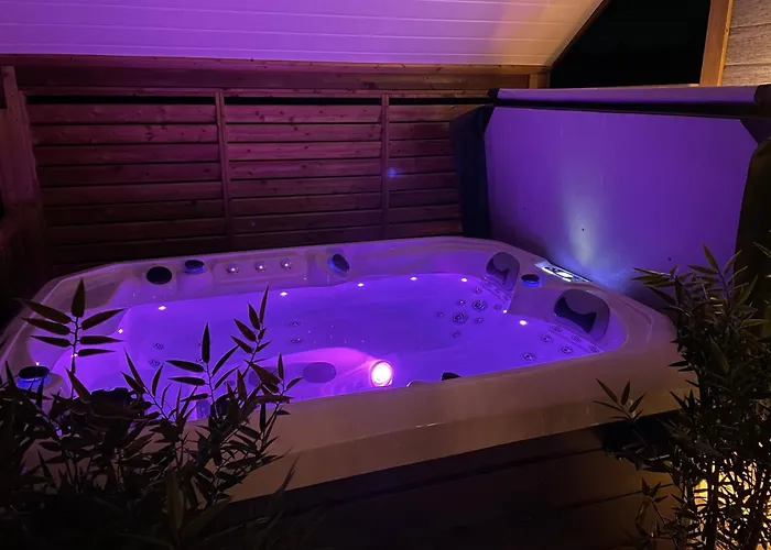 Domaine Les 2 Mondes Отель 3*