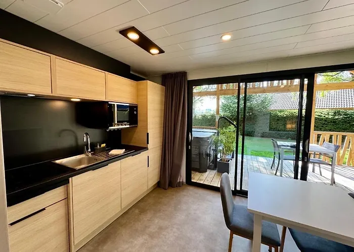 Domaine Les 2 Mondes Отель 3*