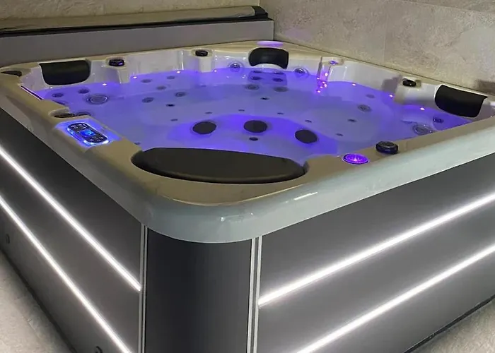 Отель Domaine Les 2 Mondes