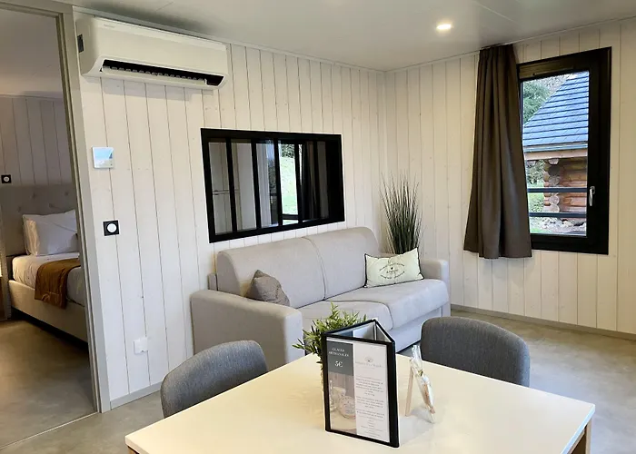 Отель Domaine Les 2 Mondes